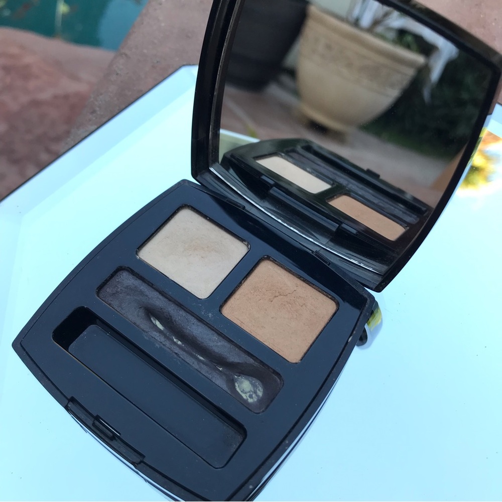 Chanel Intensites D’ombré “17 Essentielles” *Rare* - Picture 3 of 14